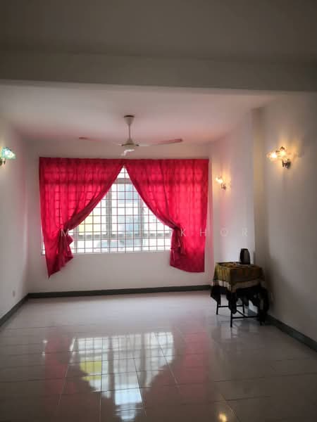 Pangsapuri untuk Disewa di D'shire Villa - Meoon Khor - Living Room - PropertyGuru.com.my
