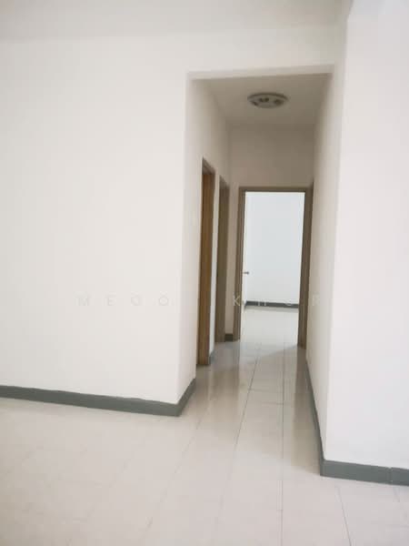 Pangsapuri untuk Disewa di D'shire Villa - Meoon Khor - Corridor - PropertyGuru.com.my
