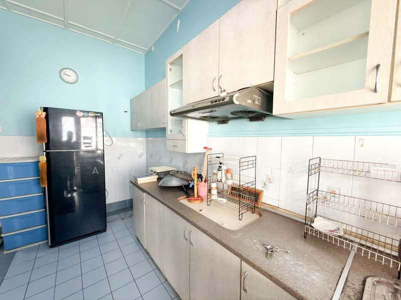 Rumah Teres 1 Tingkat untuk Dijual di Bandar Tun Hussein Onn (Cheras) - Fauzi Abdullah - Kitchen - PropertyGuru.com.my