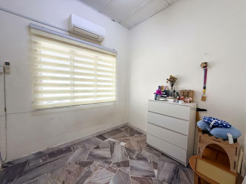 Rumah Teres 1 Tingkat untuk Dijual di Bandar Tun Hussein Onn (Cheras) - Fauzi Abdullah - Bedroom - PropertyGuru.com.my