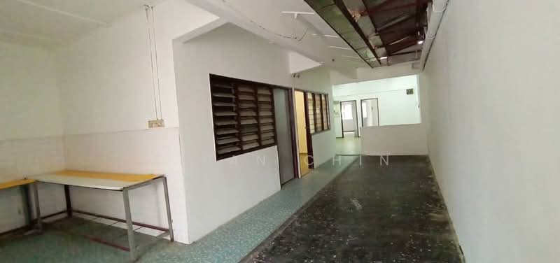 Shop for Sale in Taman Salak Selatan (Salak South) - Ethan Chin - Interior - PropertyGuru.com.my