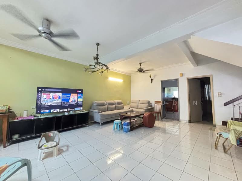 Rumah Teres 2 Tingkat untuk Dijual di Kota Damansara (Selangor) - Mudz Salahuddin - Living Room - PropertyGuru.com.my