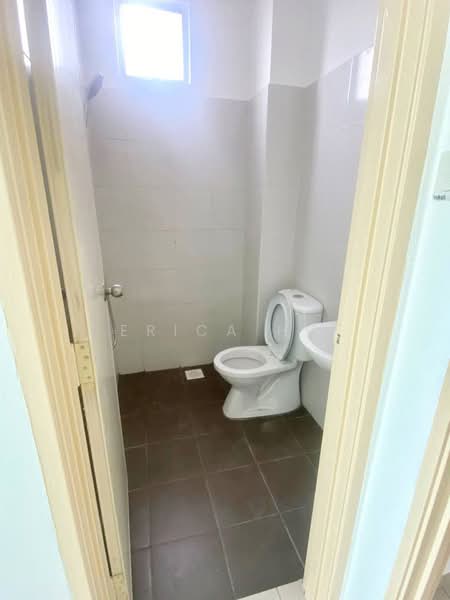 Apartment for Sale at Seri Molek Perdana - Erica Ho - Bathroom - PropertyGuru.com.my