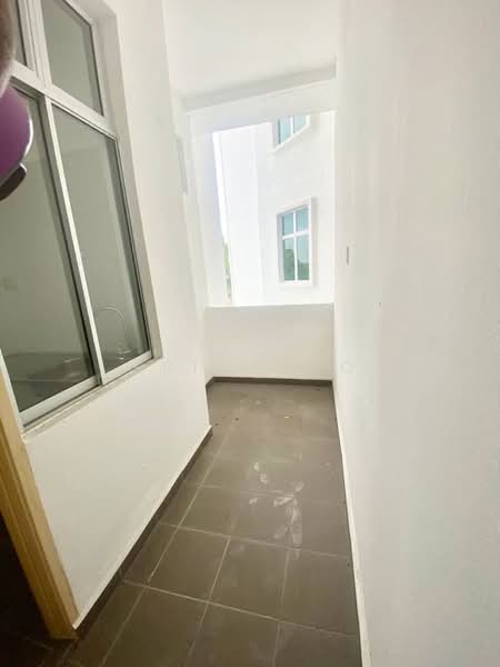 Apartment for Sale at Seri Molek Perdana - Erica Ho - Balcony - PropertyGuru.com.my