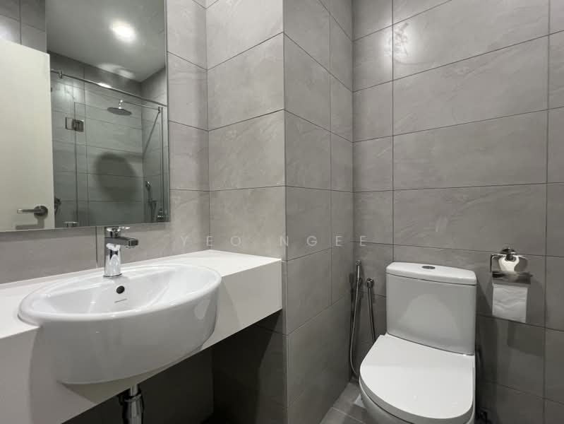 Servis Apartment untuk Disewa di Dorsett Waterfront Subang - Yeo Ngee - Bathroom - PropertyGuru.com.my