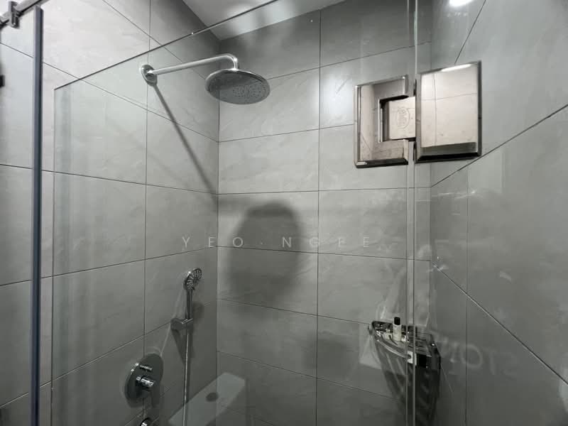 Servis Apartment untuk Disewa di Dorsett Waterfront Subang - Yeo Ngee - Bathroom - PropertyGuru.com.my