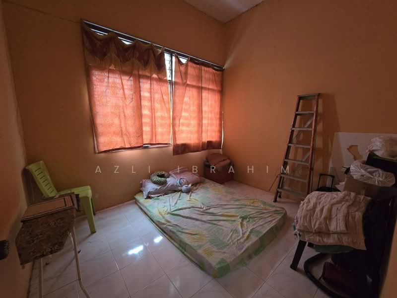 Rumah Teres 2 Tingkat untuk Dijual di Taman Orkid Desa (Cheras) - Azli Ibrahim - Bedroom - PropertyGuru.com.my