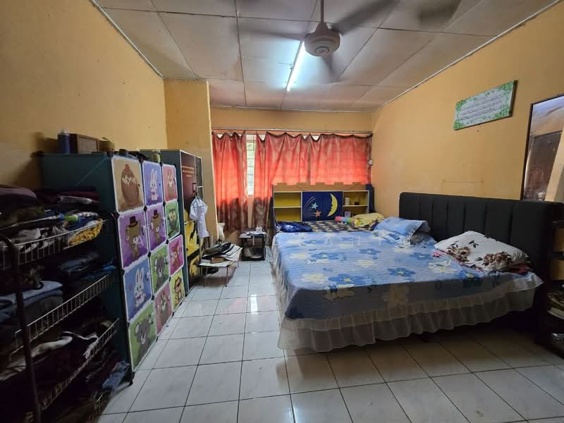 Rumah Teres 2 Tingkat untuk Dijual di Taman Orkid Desa (Cheras) - Azli Ibrahim - Bedroom - PropertyGuru.com.my