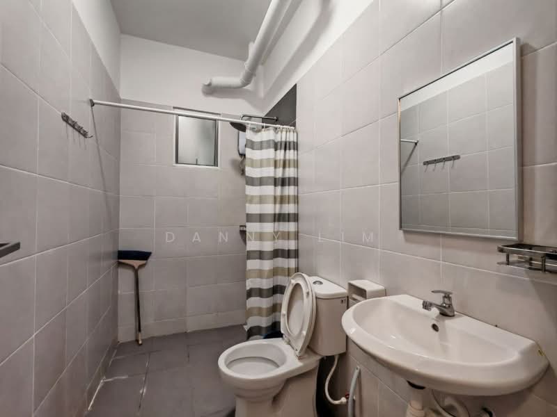 Pangsapuri untuk Disewa di Residensi Pauh Permai - Danny Lim - Bathroom - PropertyGuru.com.my