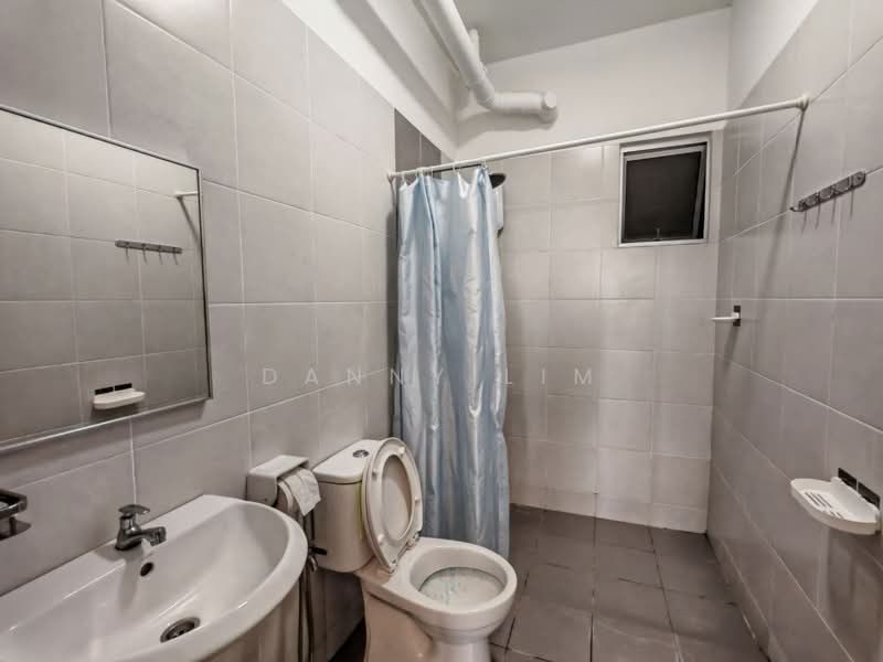 Pangsapuri untuk Disewa di Residensi Pauh Permai - Danny Lim - Bathroom - PropertyGuru.com.my