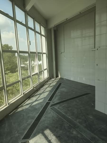 Pejabat untuk Disewa di Bandar Putra Permai (Seri Kembangan) - Jayden Chik - PropertyGuru.com.my