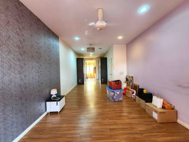 3-storey Terraced House for Sale in Sungai Besi (Kuala Lumpur) - Suki Tan - Living Room - PropertyGuru.com.my