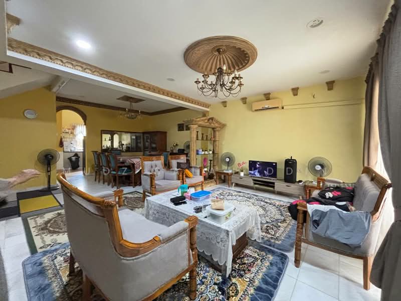 Rumah Teres 2.5 Tingkat untuk Dijual di Petaling Jaya (Selangor) - Mudz Salahuddin - Living Room - PropertyGuru.com.my
