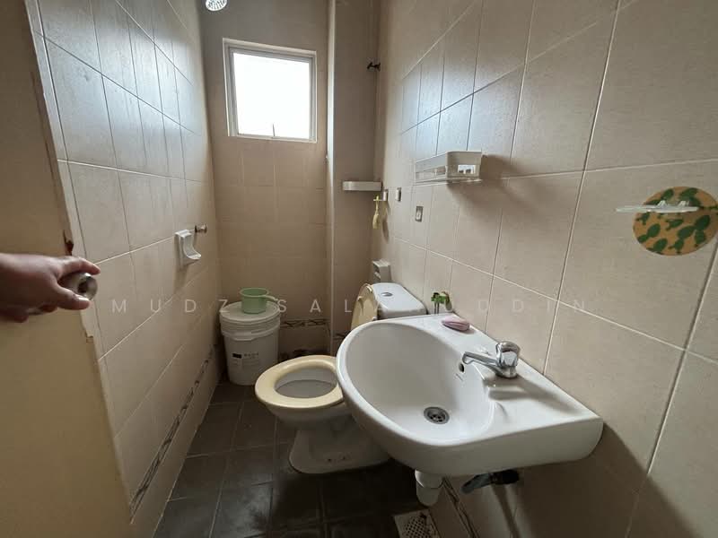Rumah Teres 2.5 Tingkat untuk Dijual di Petaling Jaya (Selangor) - Mudz Salahuddin - Bathroom - PropertyGuru.com.my
