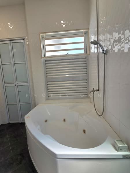Semi-Detached House for Sale in Tanjung Bungah (Penang) - Phoebe Oon - Bathroom - PropertyGuru.com.my