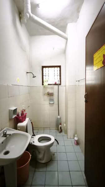 Rumah Teres 2 Tingkat untuk Dijual di Seremban 3 (Rasah) - Nurul Ain Mohd Razali - Bathroom - PropertyGuru.com.my