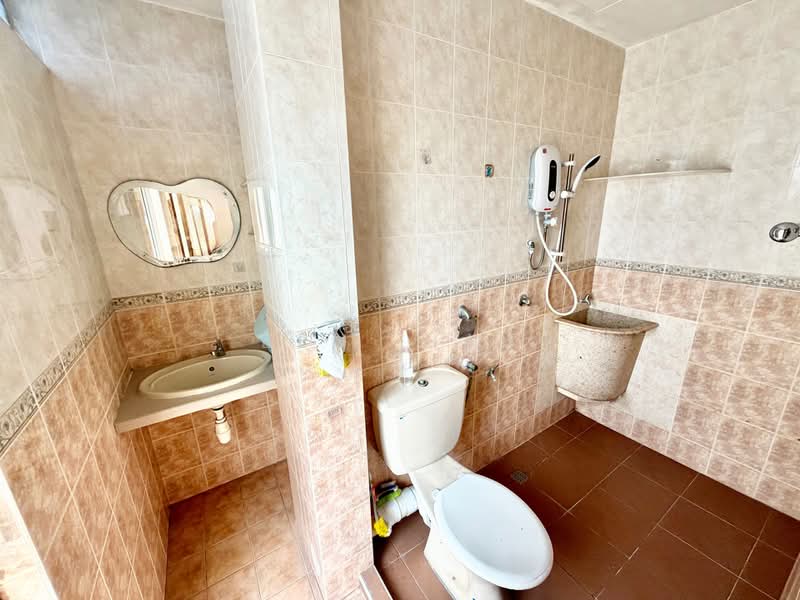 Pangsapuri untuk Disewa di Gambier Heights - Ben Liau - Bathroom - PropertyGuru.com.my