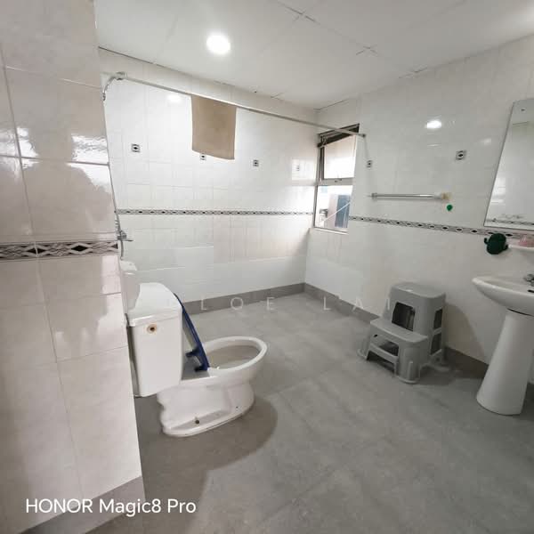 Condominium for Rent at Indah Samudra Condominium - Chloe Lai - Bathroom - PropertyGuru.com.my