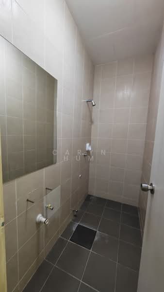 Kondominium untuk Dijual di Ferringhi Residence - Caryn Hum - Bathroom - PropertyGuru.com.my