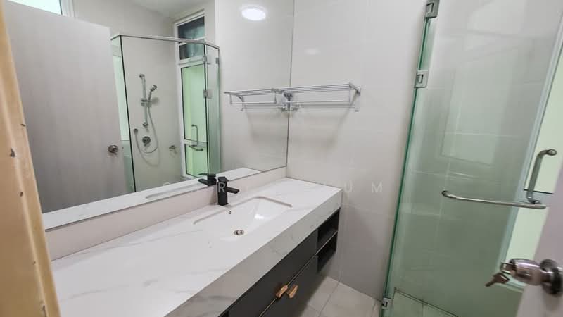 Kondominium untuk Dijual di Ferringhi Residence - Caryn Hum - Bathroom - PropertyGuru.com.my