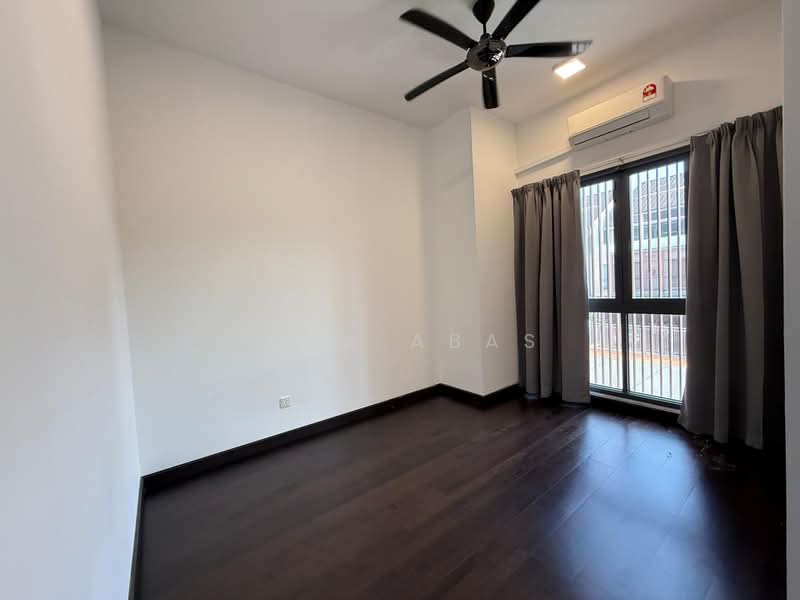 3-storey Terraced House for Sale in Denai Alam (Shah Alam) - Tina Abas - Interior - PropertyGuru.com.my