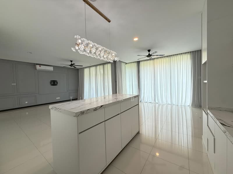 3-storey Terraced House for Sale in Denai Alam (Shah Alam) - Tina Abas - Living Room - PropertyGuru.com.my