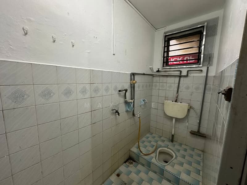 Rumah Teres 2 Tingkat untuk Dijual di Bandar Indahpura (Kulai) - Max Yee - Bathroom - PropertyGuru.com.my