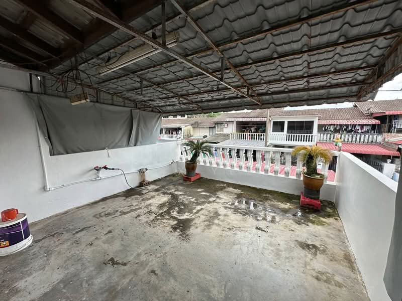 Rumah Teres 2 Tingkat untuk Dijual di Bandar Indahpura (Kulai) - Max Yee - Balcony - PropertyGuru.com.my