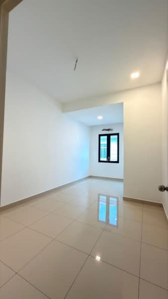 Rumah Teres 2 Tingkat untuk Dijual di Bandar Putra (Kulai) - Iden Tan - Interior - PropertyGuru.com.my