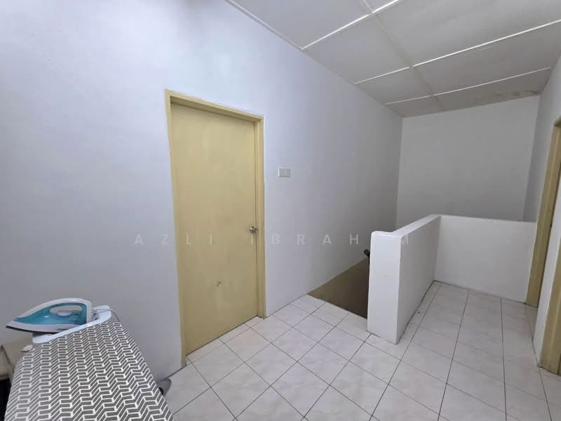 2-storey Terraced House for Sale in Taman Sinaran (Balakong) - Azli Ibrahim - Interior - PropertyGuru.com.my