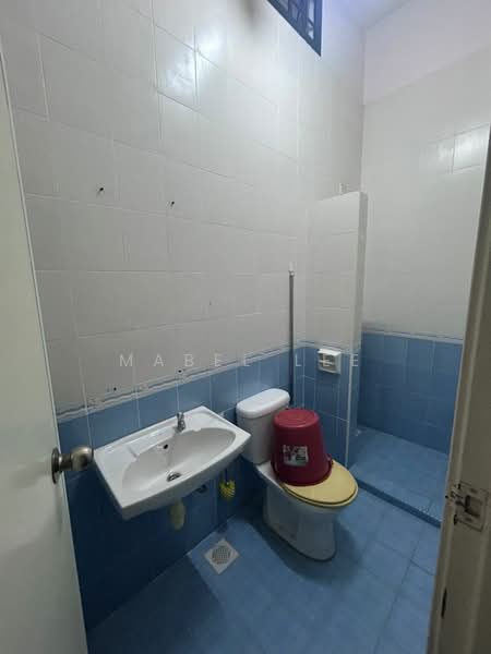 2.5-storey Terraced House for Sale in Taman Gaya (Ulu Tiram) - Mabel Lee - Bathroom - PropertyGuru.com.my