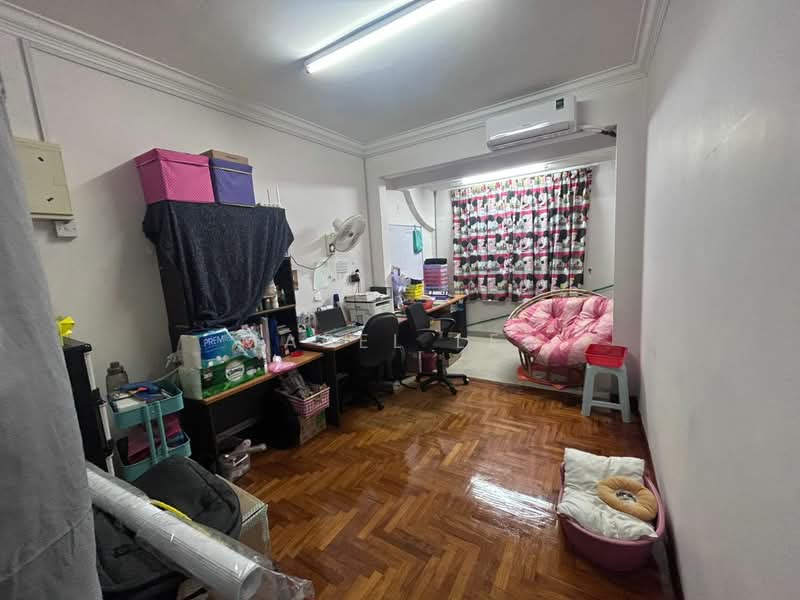 2.5-storey Terraced House for Sale in Taman Gaya (Ulu Tiram) - Mabel Lee - Study - PropertyGuru.com.my