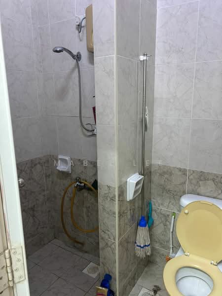 2.5-storey Terraced House for Sale in Taman Gaya (Ulu Tiram) - Mabel Lee - Bathroom - PropertyGuru.com.my