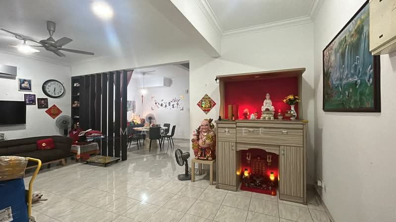 2.5-storey Terraced House for Sale in Taman Gaya (Ulu Tiram) - Mabel Lee - Living Room - PropertyGuru.com.my