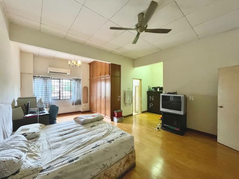 Rumah Teres 2 Tingkat untuk Dijual di Bukit Jelutong (Shah Alam) - Mohd Hazlan bin Mohd Sopi - PropertyGuru.com.my