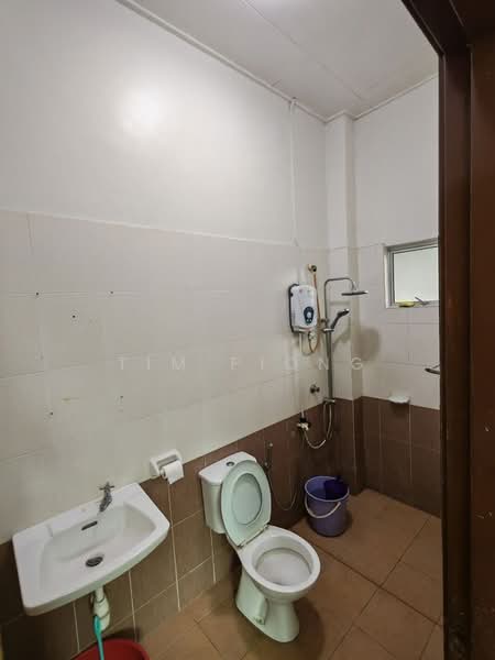 Semi-Detached House for Sale in Taman Krubong Utama (Krubong) - Tim Piong - Bathroom - PropertyGuru.com.my