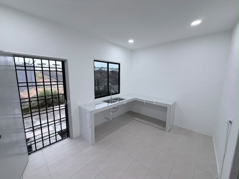 2-storey Terraced House for Sale in Taman Seri Bertam (Yong Peng) - Marcus Tey - Kitchen - PropertyGuru.com.my