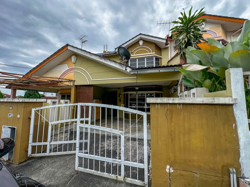 Rumah Teres 2 Tingkat untuk Dijual di Taman Desa Mewah (Semenyih) - Azli Ibrahim - Exterior - PropertyGuru.com.my
