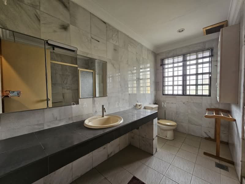 Rumah Teres 2 Tingkat untuk Dijual di Bandar Sungai Long (Selangor) - David Wan - Bathroom - PropertyGuru.com.my