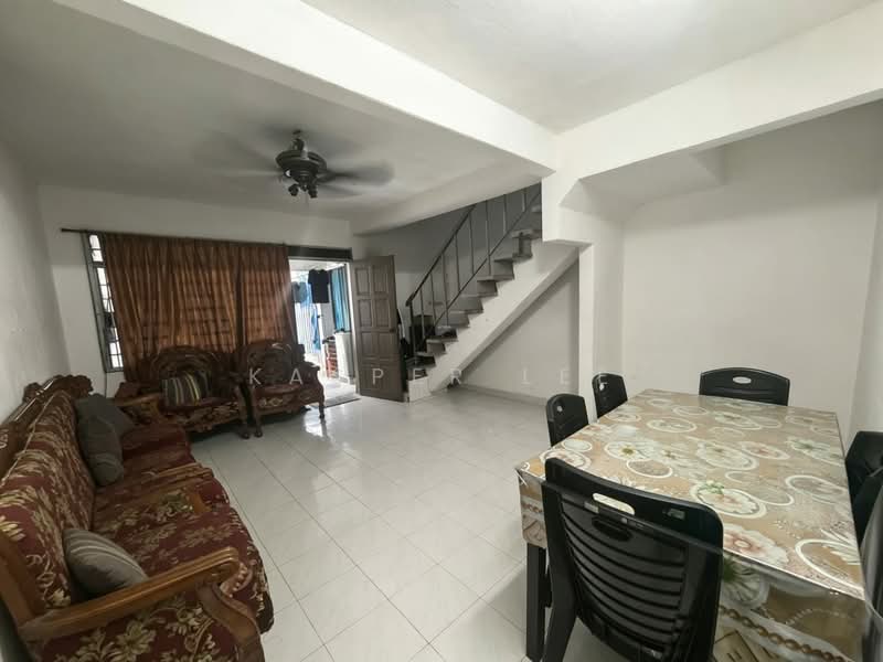 Rumah Teres 2 Tingkat untuk Dijual di Taman Rinting (Masai) - Kasper Lee - Living Room - PropertyGuru.com.my