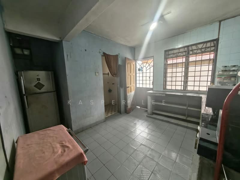 Rumah Teres 2 Tingkat untuk Dijual di Taman Rinting (Masai) - Kasper Lee - Kitchen - PropertyGuru.com.my