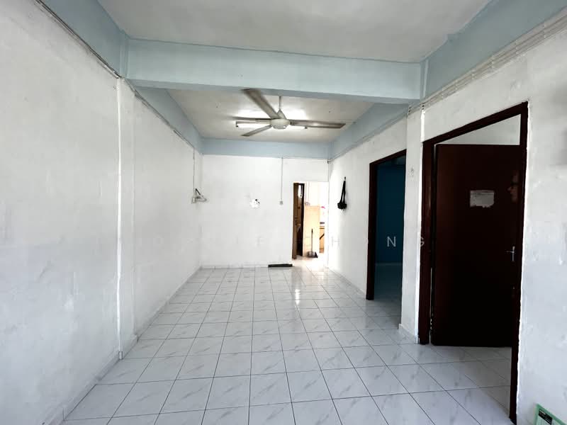 Rumah Flat untuk Dijual di Rasah Jaya Flat - Connie Chong - Interior - PropertyGuru.com.my