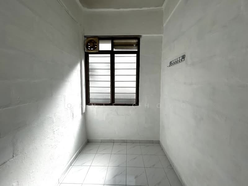 Rumah Flat untuk Dijual di Rasah Jaya Flat - Connie Chong - Interior - PropertyGuru.com.my