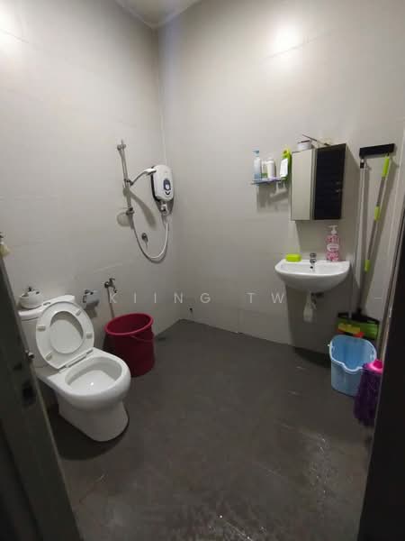 2-storey Terraced House for Sale in Taman Bukit Maluri (Kepong) - Kiing TW - Bathroom - PropertyGuru.com.my