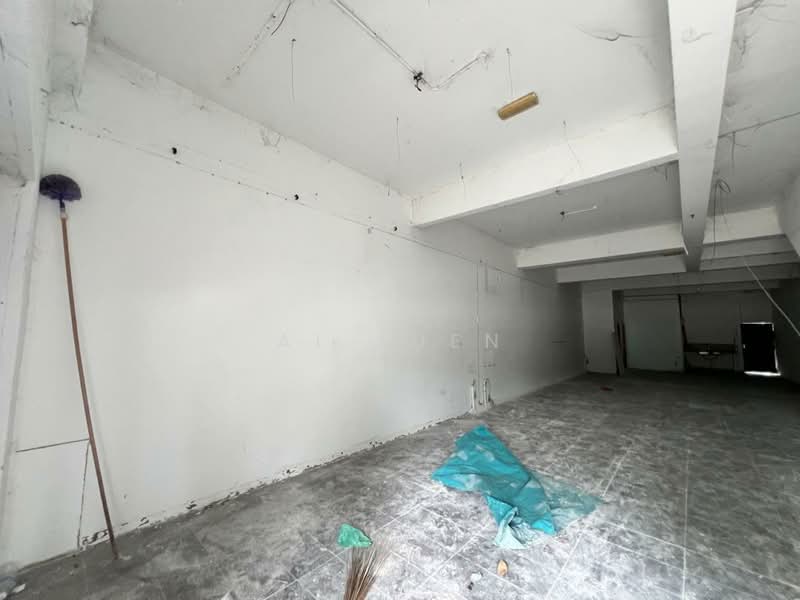 Shop for Rent in Taman Seri Tambun (Simpang Ampat) - Ai Xuen - Interior - PropertyGuru.com.my