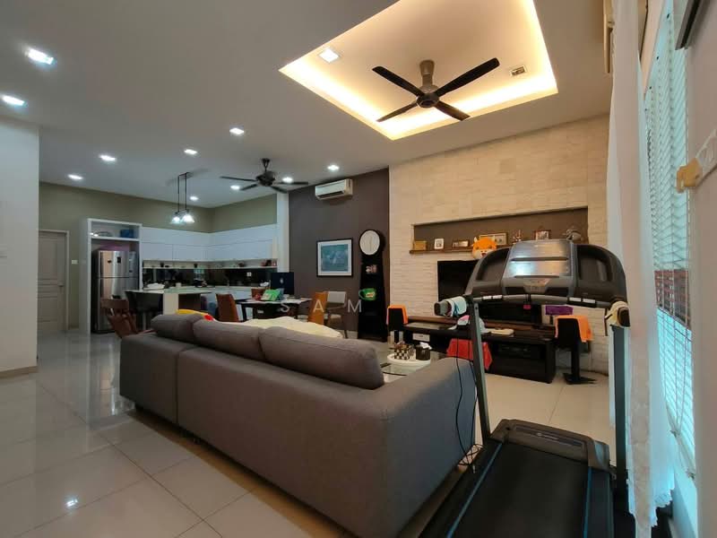 Rumah Teres 2 Tingkat untuk Disewa di Taman Lapangan Setia (Ipoh) - Sam . - Living Room - PropertyGuru.com.my