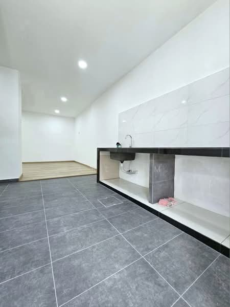 Rumah Teres 2 Tingkat untuk Dijual di Taman Puteri Wangsa (Ulu Tiram) - Karl Lim - Kitchen - PropertyGuru.com.my