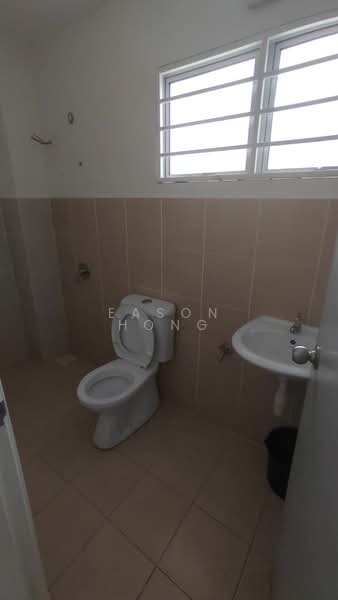 Commercial Land for Rent in Puncak Alam (Selangor) - Eason Hong - Bathroom - PropertyGuru.com.my