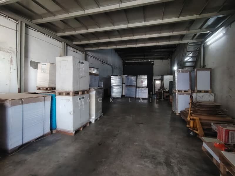 Terrace Factory for Sale in Taman Perindustrian Bukit Serdang (Seri Kembangan) - Jack Lai - Interior - PropertyGuru.com.my