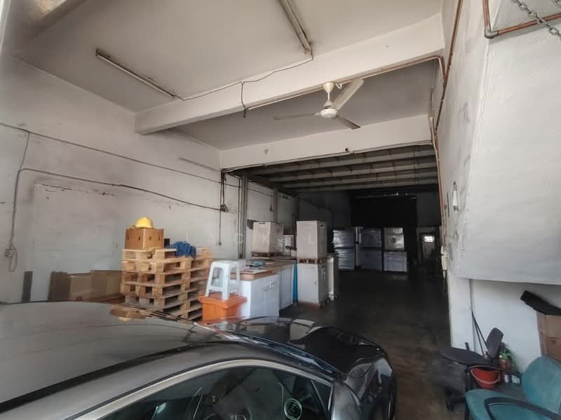 Terrace Factory for Sale in Taman Perindustrian Bukit Serdang (Seri Kembangan) - Jack Lai - Interior - PropertyGuru.com.my